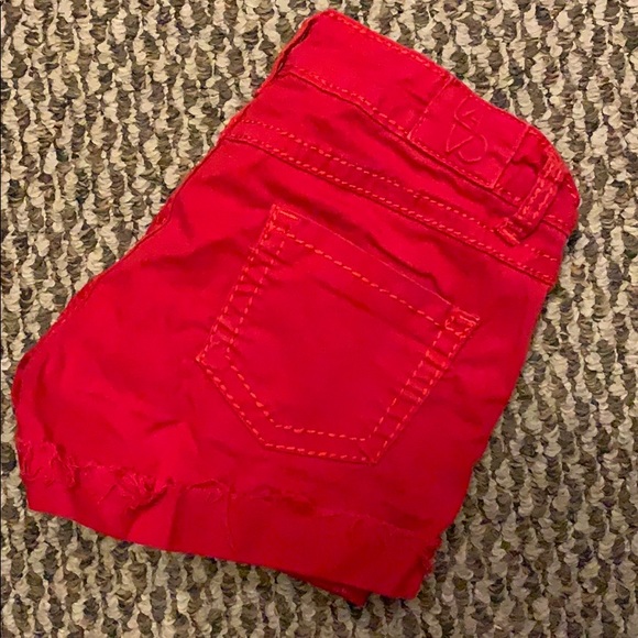 Red jean shorts - Picture 2 of 2